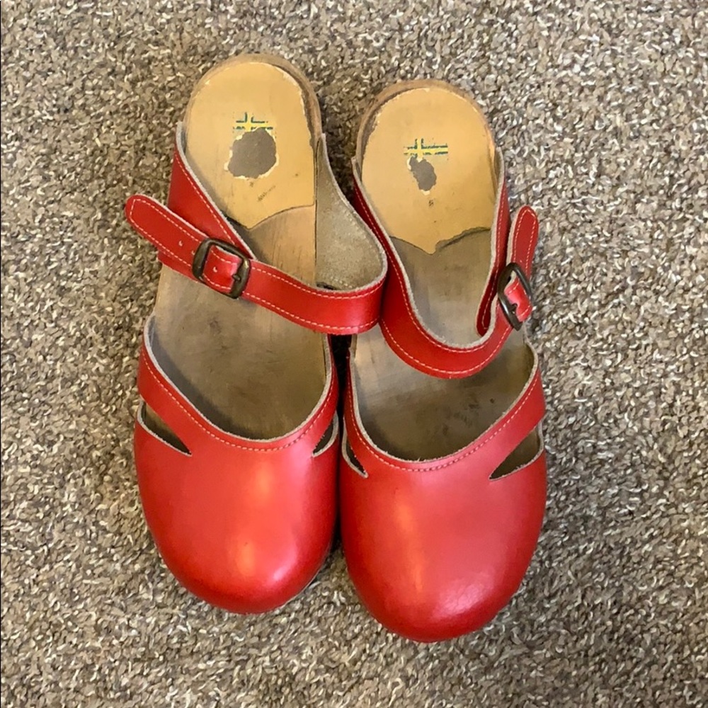 Clogs